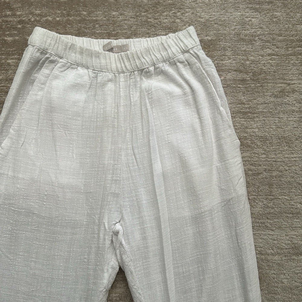 Indah Cypress Solid Simple Pant in White - Picture 4 of 6